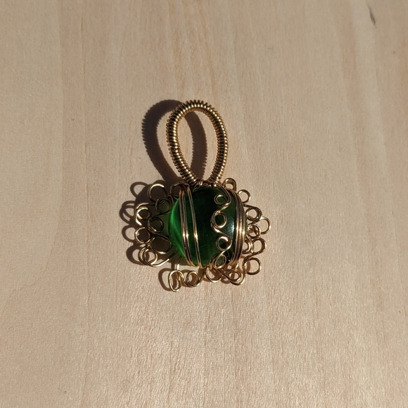 Green Cat's Eye Glass Gold Wire Wrapped Pendant Artisan Beautiful Unique Fancy - Picture 12 of 12